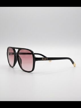 Roxy Black Sunglasses with Pink Gradient Lenses🌸🔥